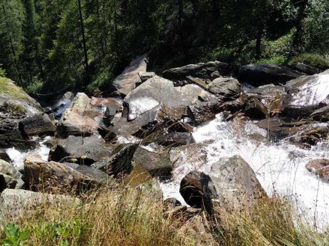 Cascate lungo la discesa