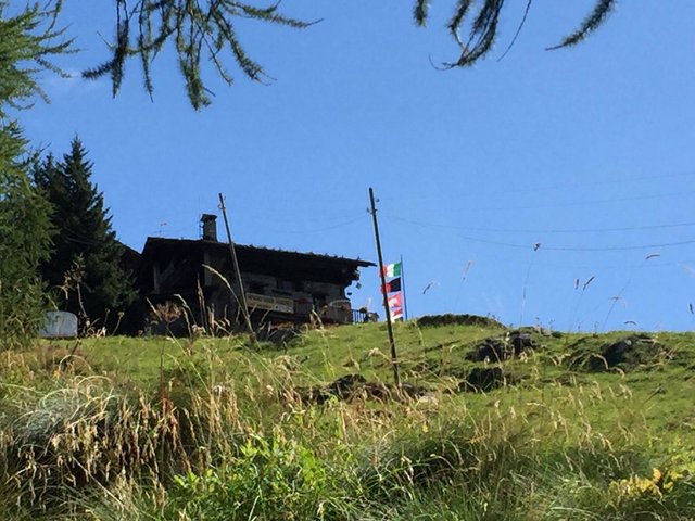 uno sguardo al rifugio guide di frachey